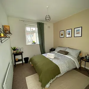 Cheerful And Cosy Double Homestay Belfast