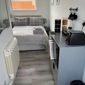 Payne's Pad Homestay Poole